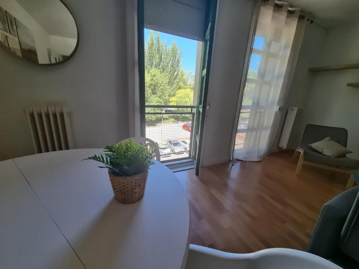 Un Rincon Con Vistas Al Parque Wifi Junto A Catedral By Apartamentos Логроньйо Екстер'єр фото